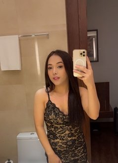 Gorgeous versatile Ts Angelica - Transsexual escort in Manila Photo 8 of 9