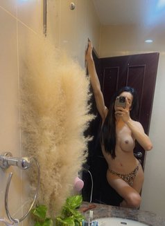 Newnew - Transsexual escort in Bangkok Photo 4 of 5