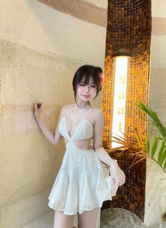 Lyly - puta in Gurgaon Photo 2 of 7