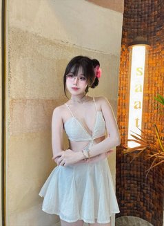 Lyly - puta in Gurgaon Photo 4 of 7