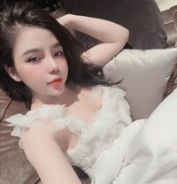 Ngoc Linh - puta in Abu Dhabi