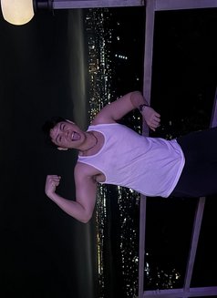 Nhate Tazor - Acompañante masculino in Manila Photo 2 of 10