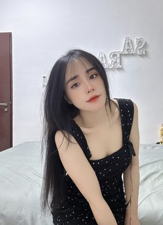 sarah - escort in Riyadh Photo 4 of 5