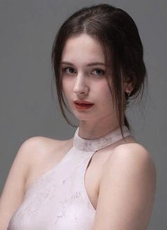 Nhi Mẫn - escort in Singapore Photo 3 of 4