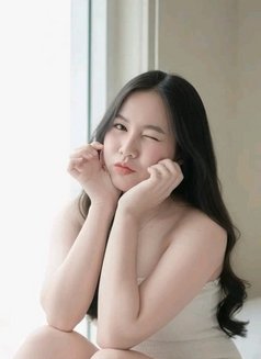 Nhi - puta in Gurgaon Photo 1 of 9