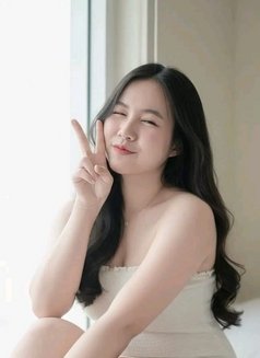 Nhi - puta in Gurgaon Photo 3 of 9