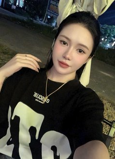 Nhiyeu - puta in Tirana Photo 6 of 7