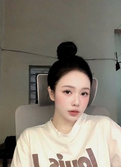 Nhiyeu - puta in Tirana Photo 7 of 7