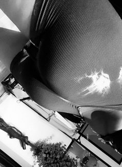 Nia - escort in Okinawa Island Photo 4 of 5