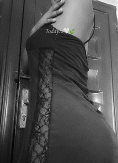 Nia - escort in Okinawa Island Photo 5 of 5