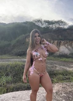 Nia - escort in Toronto Photo 4 of 14