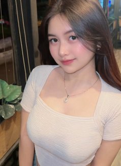 Nia - puta in Jakarta Photo 1 of 4
