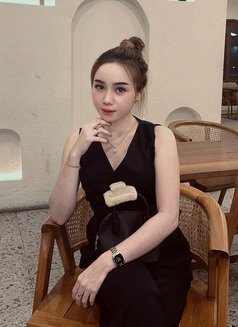 Nia - puta in Jakarta Photo 3 of 4
