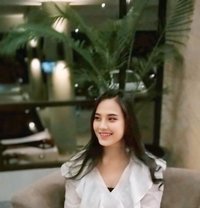 Nia - puta in Dubai