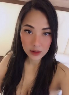 Nia - escort in Dubai Photo 4 of 9