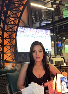 Nia - escort in Dubai Photo 2 of 5