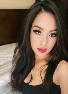 Nia - escort in Dubai Photo 4 of 5