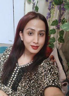 Nia Metally - Transsexual escort in New Delhi Photo 5 of 9