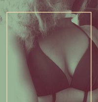 Nia Petite - puta in Nairobi