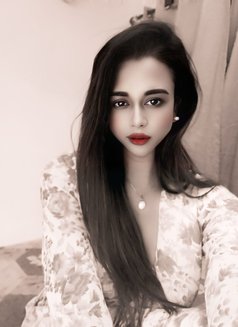 Niaa - Transsexual escort in Kolkata Photo 4 of 5