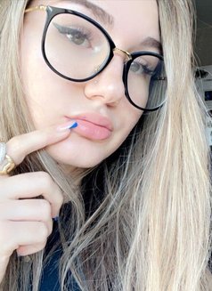 Niamh - escort in Waterford Photo 2 of 7