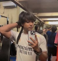 NIC - Acompañantes masculino in Mumbai