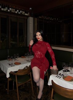 NicaCarolinaBesfOral juiciest influencer - Transsexual escort in Singapore Photo 3 of 18