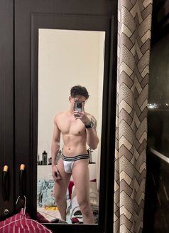 Niceboy01 - Acompañantes masculino in Abu Dhabi Photo 7 of 8