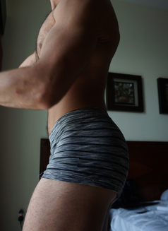 Nicexl - Male escort in Dubai Photo 5 of 15