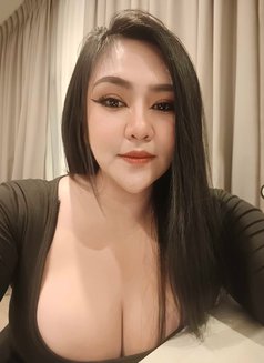 Nicha - masseuse in Phuket Photo 8 of 12