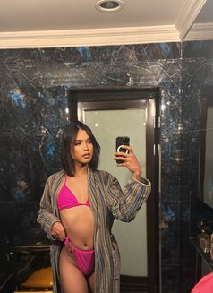 Nichalyn - masseuse in Bangkok Photo 2 of 5