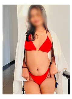 Nichola Modling Girl 23yrs - puta in Colombo Photo 10 of 12
