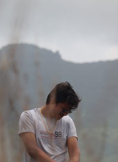 Nick - Intérprete masculino de adultos in Pune Photo 7 of 8