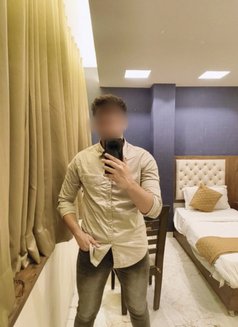 Nick Josh (Dummy) - Acompañante masculino in New Delhi Photo 3 of 7