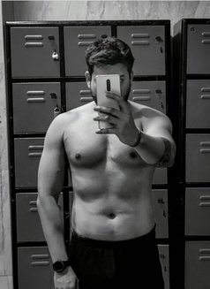 Nick - Male escort in Dubai Photo 1 of 4