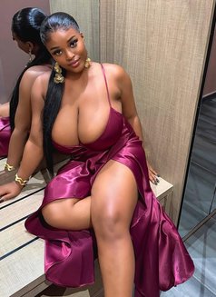 Nicki Hot Massenger - escort in Abu Dhabi Photo 2 of 2