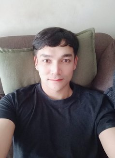 Nicki - Masajista in Muscat Photo 2 of 2