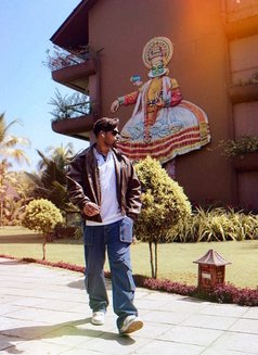 Nickwitastick - Male escort in Dubai Photo 1 of 7