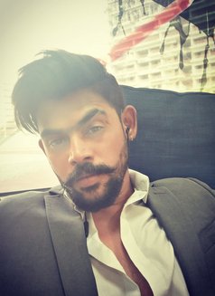 Nickwitastick - Male escort in Dubai Photo 7 of 7