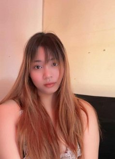 Nicky - puta in Dubai Photo 2 of 5