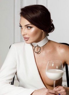 Nicky Russian Classy girl - puta in Riyadh Photo 10 of 16