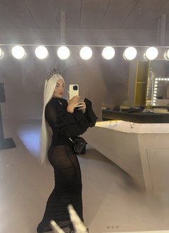 Nicky Russian have toys BDSM - escort in Abu Dhabi Photo 9 of 10