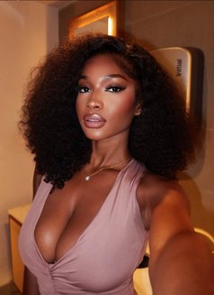 Nicky - escort in Dubai Photo 6 of 11