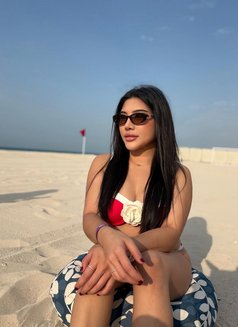 Nicky - Masajista in Abu Dhabi Photo 1 of 13