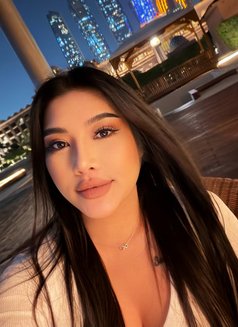 Nicky - Masajista in Abu Dhabi Photo 2 of 13