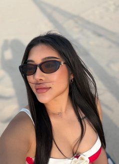 Nicky - Masajista in Abu Dhabi Photo 5 of 13