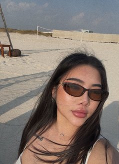 Nicky - Masajista in Abu Dhabi Photo 6 of 13