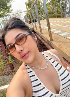 Nicky - masseuse in Abu Dhabi Photo 8 of 13