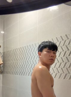 Nicky - Male escort in Doha Photo 6 of 8