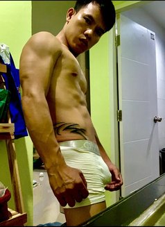 Nicky - Male escort in Doha Photo 7 of 15